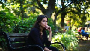 Wer Stille bevorzugt statt Smalltalk, zeigt laut Psychologie diese 11 Charaktermerkmale